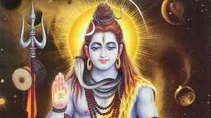 Somwar Upay: सोमवार के दिन करें ये आसान उपाय, भगवान शिव दूर करेंगे हर विघ्न-बाधाएं Somwar Upay: सोमवार के दिन करें ये आसान उपाय, भगवान शिव दूर करेंगे हर विघ्न-बाधाएं