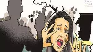 Bihar : ब्यूटी पार्लर संचालिका पर बाइक सवार अपराधियों ने फेंका तेजाब Bihar : ब्यूटी पार्लर संचालिका पर बाइक सवार अपराधियों ने फेंका तेजाब