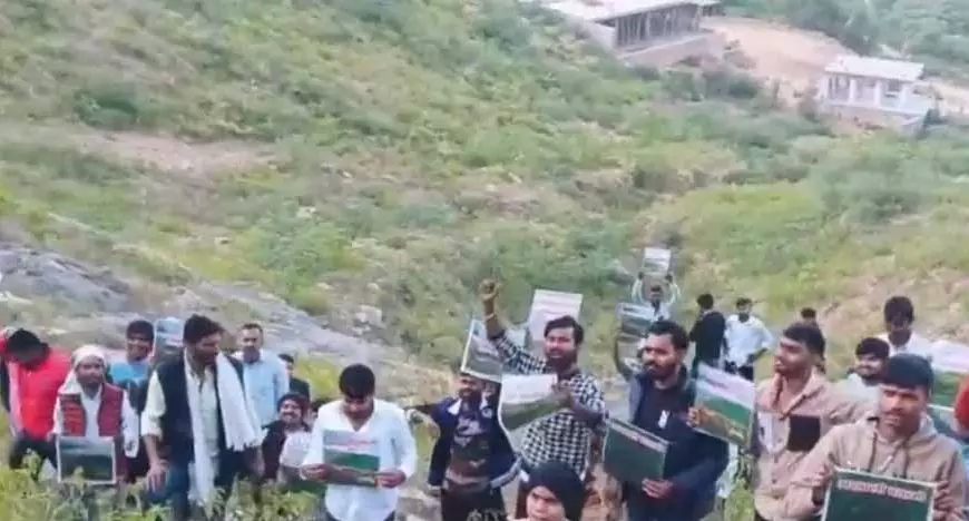 Alwar: अरावली बचाओ आंदोलन ने पकड़ा जोर Alwar: अरावली बचाओ आंदोलन ने पकड़ा जोर