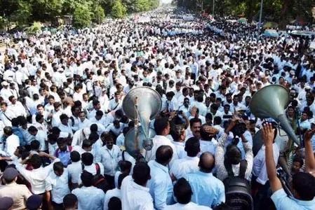 तमिलनाडू के वरिष्ठ अध्यापक 26 दिसंबर को वेतन असमानता को लेकर करेंगे राज्यव्यापी विरोध प्रदर्शन तमिलनाडू के वरिष्ठ अध्यापक 26 दिसंबर को वेतन असमानता को लेकर करेंगे राज्यव्यापी विरोध प्रदर्शन