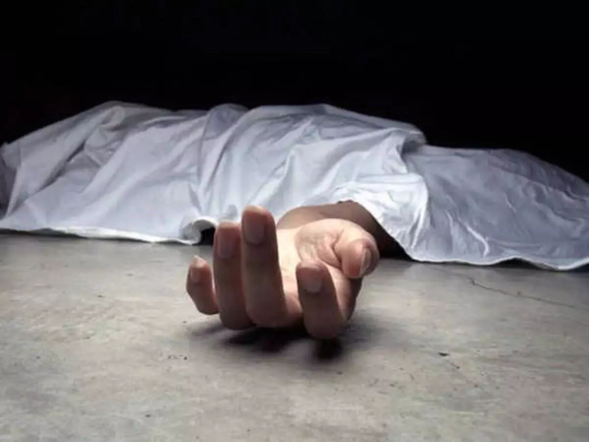 बाथरूम में संबंध बनाने के बाद लड़की की मौत बाथरूम में संबंध बनाने के बाद लड़की की मौत