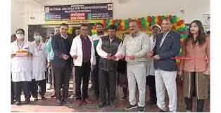 डीसी ने एसडीएच Kupwara में पल्स पोलियो टीकाकरण अभियान शुरू किया। डीसी ने एसडीएच Kupwara में पल्स पोलियो टीकाकरण अभियान शुरू किया।