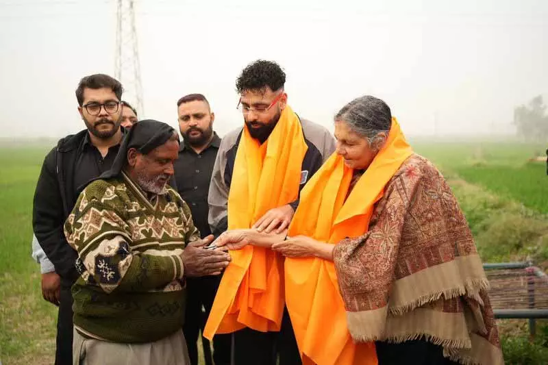 Singer Badshah ने अजनाला में बाढ़ पीड़ितों को घर दिए Singer Badshah ने अजनाला में बाढ़ पीड़ितों को घर दिए