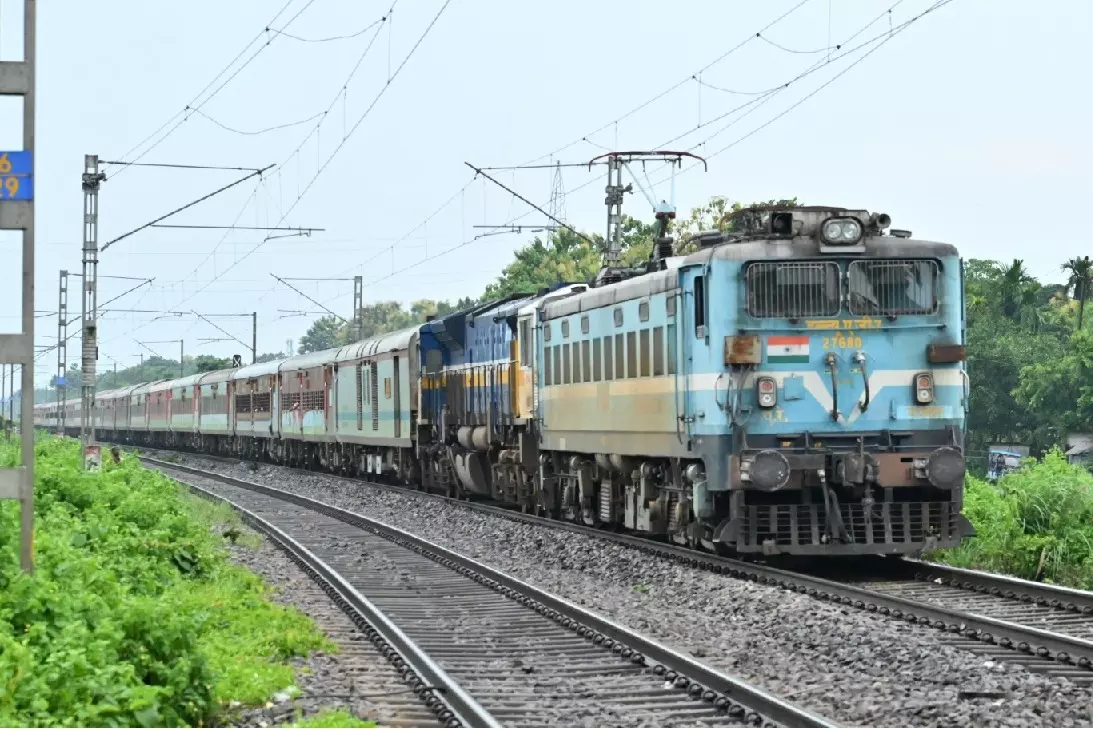 Indian Railways क्रिसमस और नए साल के दौरान तीन जोड़ी स्पेशल ट्रेनें चलाएगा Indian Railways क्रिसमस और नए साल के दौरान तीन जोड़ी स्पेशल ट्रेनें चलाएगा