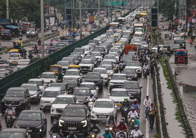 Gurugram में प्रॉपर्टी की कीमतें बढ़ीं, लेकिन नागरिक व्यवस्था चरमरा गई Gurugram में प्रॉपर्टी की कीमतें बढ़ीं, लेकिन नागरिक व्यवस्था चरमरा गई