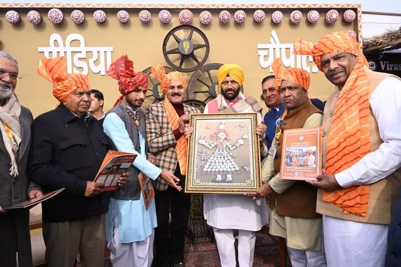 Haryana : प्रदर्शनी में हरियाणा की ग्रामीण संस्कृति जीवंत हो उठी Haryana : प्रदर्शनी में हरियाणा की ग्रामीण संस्कृति जीवंत हो उठी