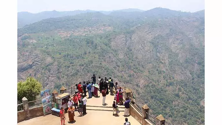 Nilgiris: नया बनाया गया डॉल्फिन नोज व्यूप्वाइंट 22 दिसंबर को फिर से खुलेगा Nilgiris: नया बनाया गया डॉल्फिन नोज व्यूप्वाइंट 22 दिसंबर को फिर से खुलेगा