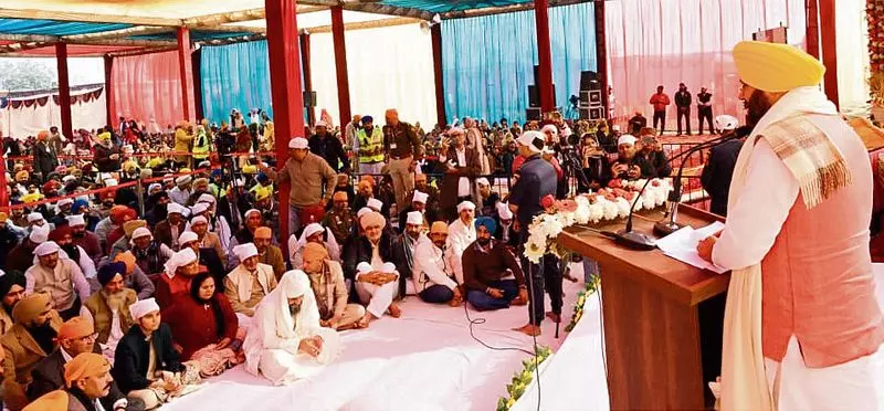 गुरु गोबिंद सिंह के family ने इतिहास में सबसे बड़ा बलिदान दिया सीएम सैनी गुरु गोबिंद सिंह के family ने इतिहास में सबसे बड़ा बलिदान दिया सीएम सैनी