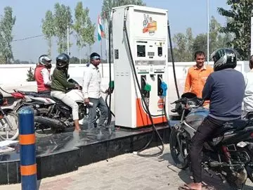 Lucknow: सीएम योगी ने कोडिन कफ सिरप विवाद में विपक्ष को दिया करारा जवाब Lucknow: सीएम योगी ने कोडिन कफ सिरप विवाद में विपक्ष को दिया करारा जवाब