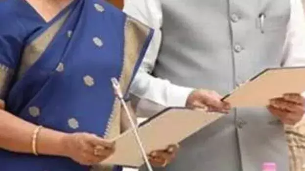 Allah के नाम पर शपथ लेता है; भगवान के नाम पर शपथ दिलाई गई Allah के नाम पर शपथ लेता है; भगवान के नाम पर शपथ दिलाई गई