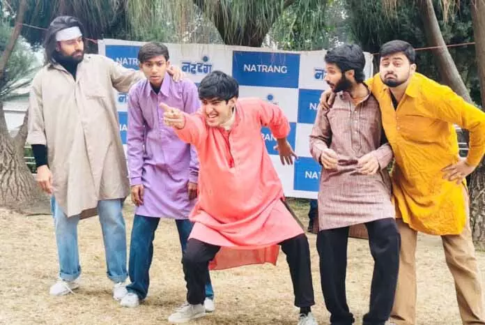 Natrang ने साप्ताहिक थिएटर श्रृंखला में हिंदी नाटक आग का मंचन किया Natrang ने साप्ताहिक थिएटर श्रृंखला में हिंदी नाटक आग का मंचन किया