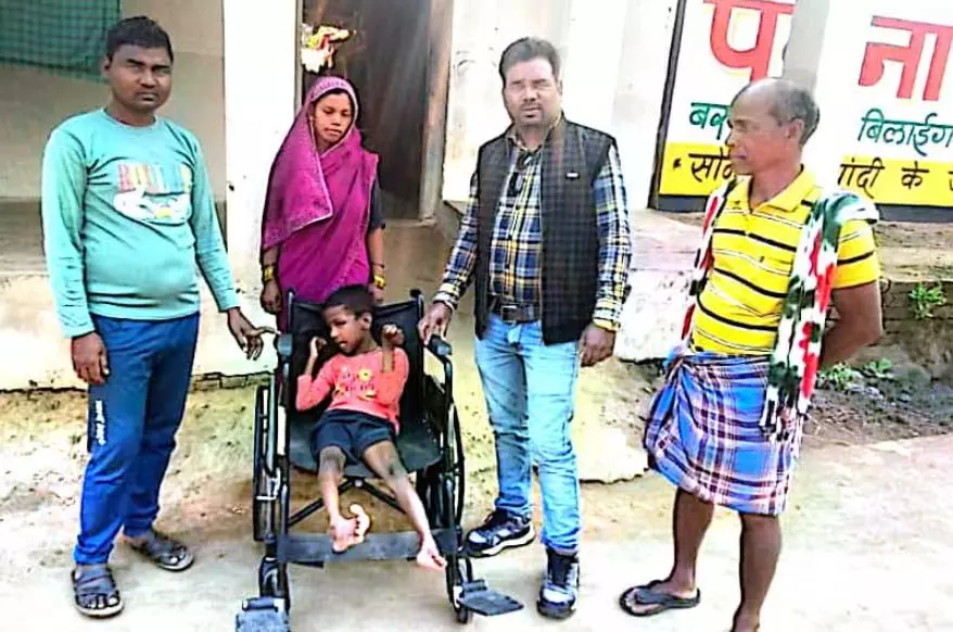 कलेक्टर डॉ संजय कन्नौजे के रात्रिकालीन जनचौपाल से संकटग्रस्त लोगों को मिल रही सुविधा कलेक्टर डॉ संजय कन्नौजे के रात्रिकालीन जनचौपाल से संकटग्रस्त लोगों को मिल रही सुविधा