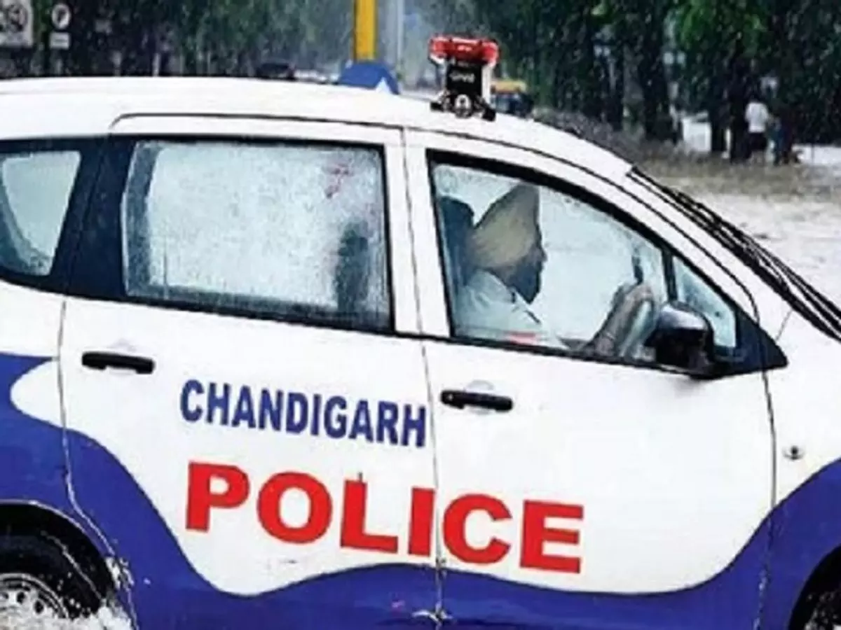 Chandigarh: चंडीगढ़ में इमरजेंसी सेवा का बदलाव, डायल 112 अस्थायी बंद Chandigarh: चंडीगढ़ में इमरजेंसी सेवा का बदलाव, डायल 112 अस्थायी बंद