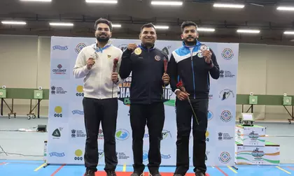 10 मीटर एयर राइफल में नेवी शूटर किरण अंकुश जाधव ने गोल्ड से जीता सबका दिल 10 मीटर एयर राइफल में नेवी शूटर किरण अंकुश जाधव ने गोल्ड से जीता सबका दिल