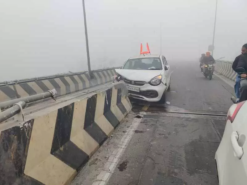 अमृतसर में सुरक्षा में चूक के बीच कोहरा लौटा, BRTS फिर से जानलेवा बन गया अमृतसर में सुरक्षा में चूक के बीच कोहरा लौटा, BRTS फिर से जानलेवा बन गया