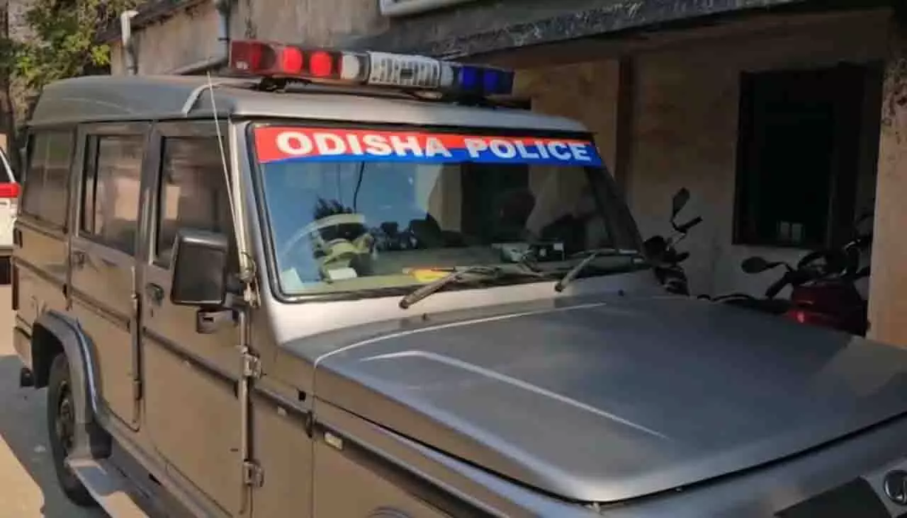 Odisha में ब्राह्मणी नदी में युवा जोड़ा डूबा, शव बरामद Odisha में ब्राह्मणी नदी में युवा जोड़ा डूबा, शव बरामद
