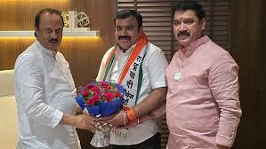 Ajit Pawar ने जवाबी कार्रवाई में बीजेपी नेता संदीप वाघमारे को पार्टी में शामिल किया