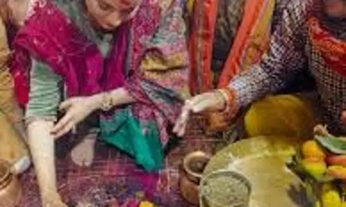 Kangana Ranaut :  वैद्यनाथ धाम पहुंची कंगना रनौत, भगवान शंकर की शरण में टेका माथा