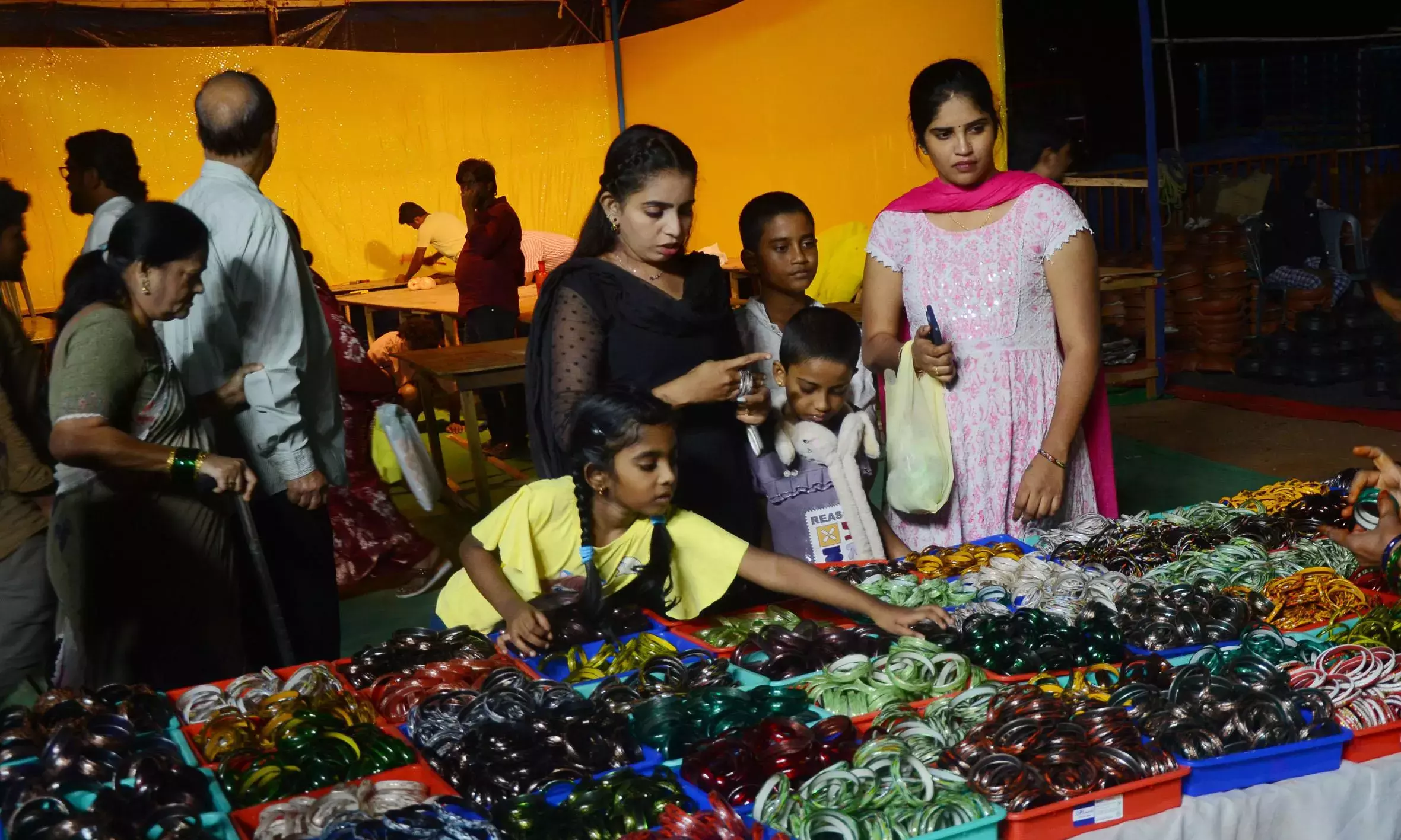Andhra: सरस प्रदर्शनी में 10 करोड़ रुपये की बिक्री हुई Andhra: सरस प्रदर्शनी में 10 करोड़ रुपये की बिक्री हुई