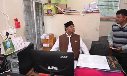 Bhopal: मंत्री सारंग ने पांढुर्णा में सहकारी समिति का अचानक दौरा किया