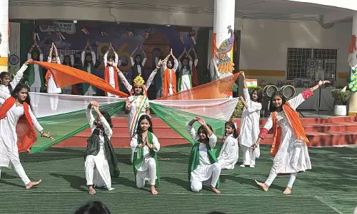 Bhopal: गणतंत्र दिवस पर परेड और सांस्कृतिक कार्यक्रमों की धूम Bhopal: गणतंत्र दिवस पर परेड और सांस्कृतिक कार्यक्रमों की धूम