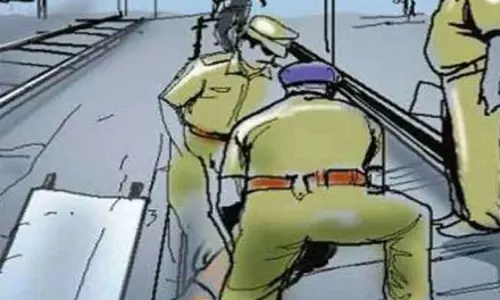 Banda: ड्यूटी के दौरान ट्रेन दुर्घटना, गेटमैन की जान गई Banda: ड्यूटी के दौरान ट्रेन दुर्घटना, गेटमैन की जान गई