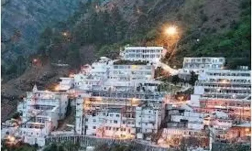 Mata Vaishno Devi : यात्रा पर नए नियम लागू, दर्शन के बाद 24 घंटे के अंदर कटड़ा बेस कैंप लौटना अनिवार्य