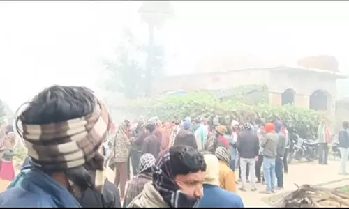 आपसी विवाद...सनकी पति ने पत्नी का गला रेतकर हत्या की, आरोपी के भाई ने क्या बताया? आपसी विवाद...सनकी पति ने पत्नी का गला रेतकर हत्या की, आरोपी के भाई ने क्या बताया?