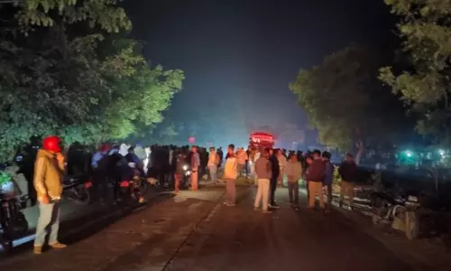 Odisha: सोनपुर में हिट-एंड-रन में दो लोगों की मौत Odisha: सोनपुर में हिट-एंड-रन में दो लोगों की मौत