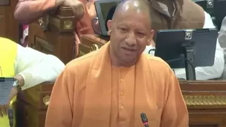Lucknow: कोडीन कफ सिरप से मौतों की रिपोर्ट पर योगी सरकार का जवाब