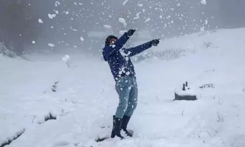Kashmir में बर्फबारी और बारिश के बाद चिल्लई-कलां शुरू, सूखा खत्म