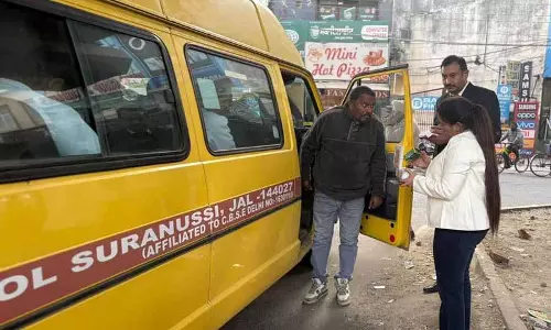 Banga में स्कूल वाहनों की चेकिंग की गई, दो बसों का चालान काटा गया Banga में स्कूल वाहनों की चेकिंग की गई, दो बसों का चालान काटा गया