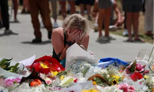 Bondi Beach शूटिंग के बाद सख्त गन कानूनों के समर्थन में ऑस्ट्रेलियाई: सर्वे