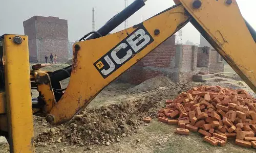 GLADA ने तीन अवैध कॉलोनियों को गिराया, डेवलपर्स के खिलाफ FIR की सिफारिश की