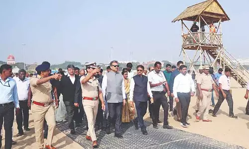 Madras HC के जजों ने दुकानों के आवंटन को लेकर मरीना बीच का निरीक्षण किया