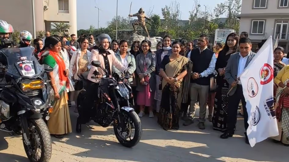 Assam : कामरूप में विश्वास यात्रा मोटरसाइकिल रैली को हरी झंडी दिखाई गई Assam : कामरूप में विश्वास यात्रा मोटरसाइकिल रैली को हरी झंडी दिखाई गई