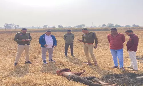 छपोरा गांव में सनसनीखेज हत्या, खेत में मिली अज्ञात युवक की लाश