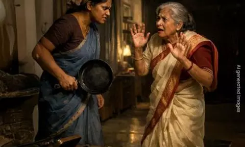 Delhi में बुजुर्ग महिला पर हमला, नौकरानी और बेटे पर लूट का आरोप
