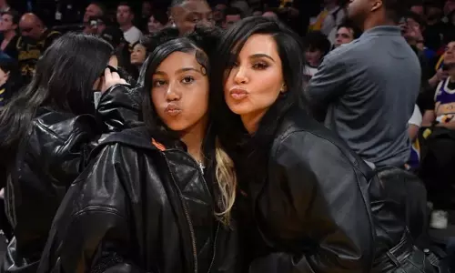 Kim Kardashian और कान्ये वेस्ट की बेटी नॉर्थ वेस्ट ने इंस्टाग्राम लॉन्च किया Kim Kardashian और कान्ये वेस्ट की बेटी नॉर्थ वेस्ट ने इंस्टाग्राम लॉन्च किया