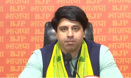 कांग्रेस में विद्रोह की शुरुआत, राहुल गांधी के पास न जनमत न संगत और न ही जनपथ का समर्थन: शहजाद पूनावाला कांग्रेस में विद्रोह की शुरुआत, राहुल गांधी के पास न जनमत न संगत और न ही जनपथ का समर्थन: शहजाद पूनावाला