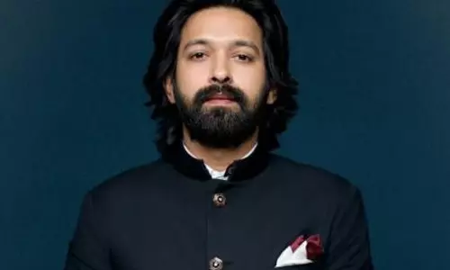 स्क्रीन पर रियल-लाइफ किरदार निभाने को पसंद करते हैं Vikrant Massey स्क्रीन पर रियल-लाइफ किरदार निभाने को पसंद करते हैं Vikrant Massey
