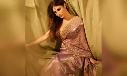Mouni Roy ने लंबे समय बाद घर का बना बंगाली खाना खाकर आनंद लिया Mouni Roy ने लंबे समय बाद घर का बना बंगाली खाना खाकर आनंद लिया
