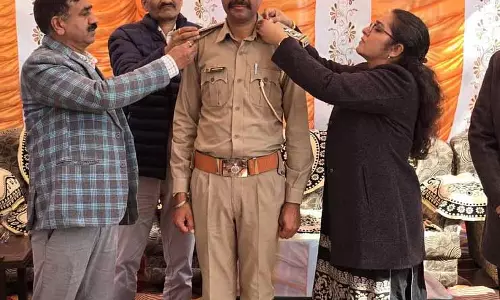 Himachal: भव्य पिपिंग सेरेमनी में वन विभाग के अधिकारियों को प्रमोशन दिया गया Himachal: भव्य पिपिंग सेरेमनी में वन विभाग के अधिकारियों को प्रमोशन दिया गया