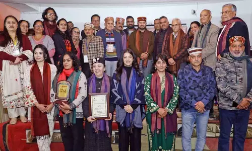 नेशनल हेरिटेज ट्रस्ट ने Mandi में कलाकारों और लेखकों को सम्मानित किया नेशनल हेरिटेज ट्रस्ट ने Mandi में कलाकारों और लेखकों को सम्मानित किया