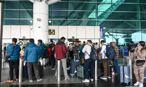 Tamil Nadu एयरपोर्ट्स पर भीड़, त्योहारों के कारण हवाई यात्रा बाधित Tamil Nadu एयरपोर्ट्स पर भीड़, त्योहारों के कारण हवाई यात्रा बाधित