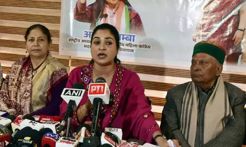 केंद्र सरकार ने MGNREGA को नए कानून से बदलने से पहले उसे कमजोर किया: अलका लांबा