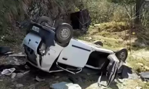 Shimla district में एक वाहन के खाई में गिरने से एक व्यक्ति की मौत हो गई और पांच अन्य घायल Shimla district में एक वाहन के खाई में गिरने से एक व्यक्ति की मौत हो गई और पांच अन्य घायल