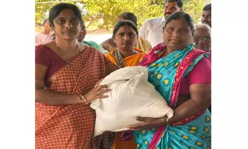 Madaram में गरीब ईसाइयों को कपड़े बांटे गए