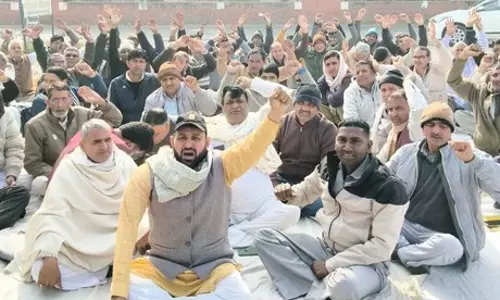 Bhiwani: हड़ताल के कारण समितियों में प्रशासनिक ठहराव Bhiwani: हड़ताल के कारण समितियों में प्रशासनिक ठहराव