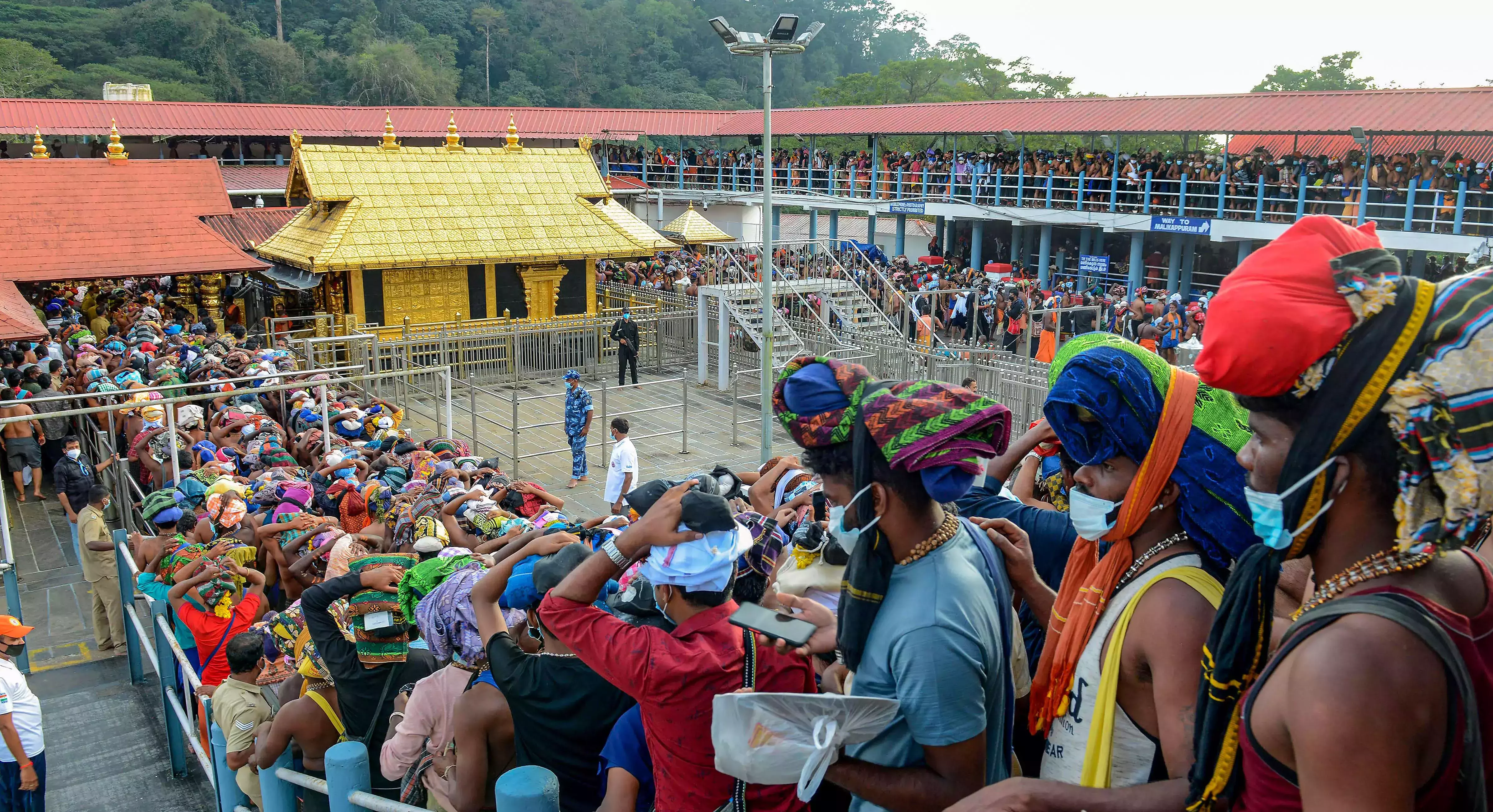 Andhra  : सबरीमाला तीर्थयात्रियों को जंगल के रास्तों से बचने की सलाह दी गई